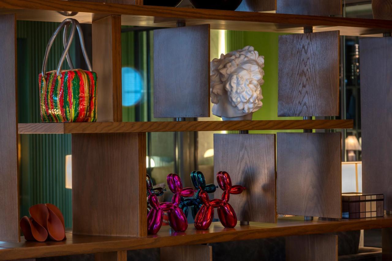 Jareed Hotel Рияд Екстериор снимка A balloon dog sculpture